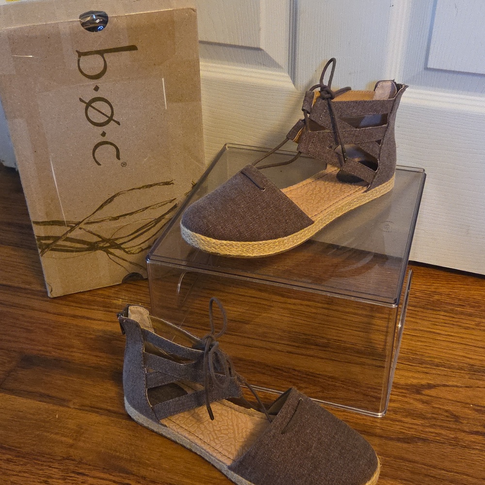 B.O.C. Lucy Chocolate Washed Denim Sandals 8.5 NIB
